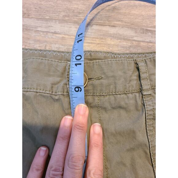 Dockers size 12 womens cuffed shorts - Picture 8 of 9